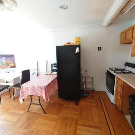 Fawlty Towers In Williamsburg Apartman New York Kültér fotó