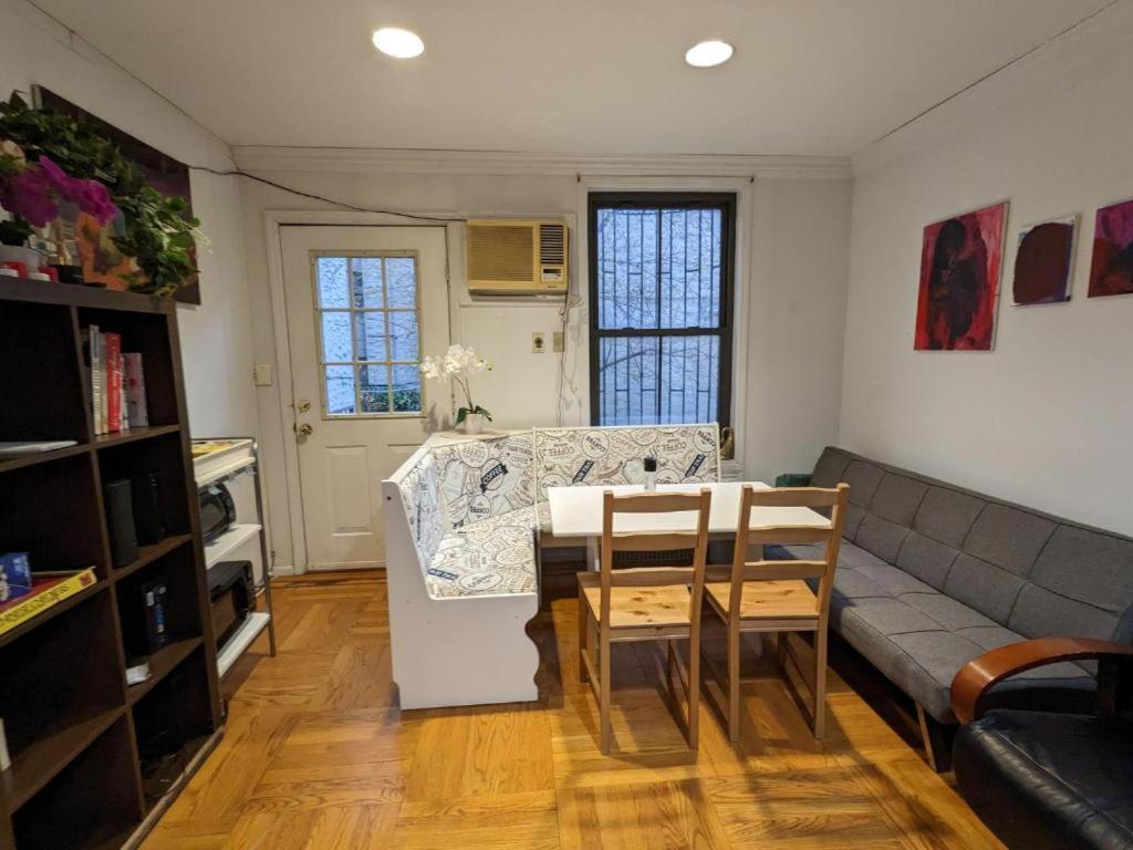 Fawlty Towers In Williamsburg Apartman New York Kültér fotó